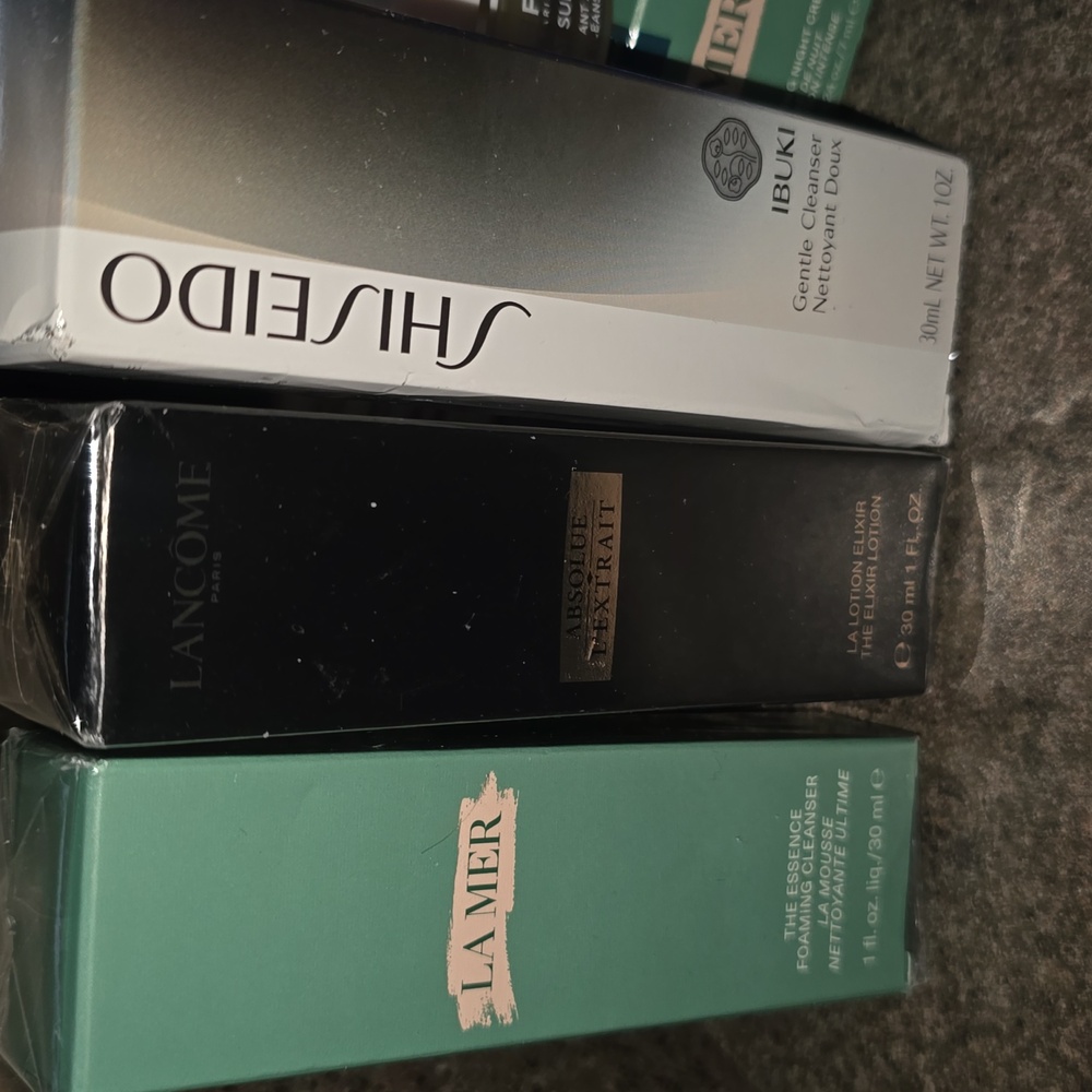 ♡BRAND NEW ♡ Lux Skincare Worth Over $450!! Also Comes With High End Freebies!! - Picture 2 of 8